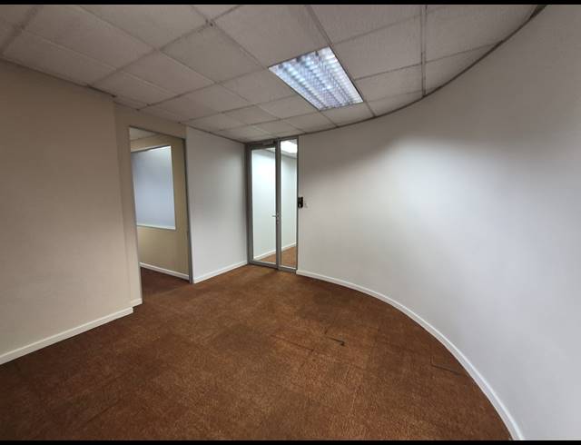 1,276M² OFFICE TO LET IN SANDTON CENTRAL